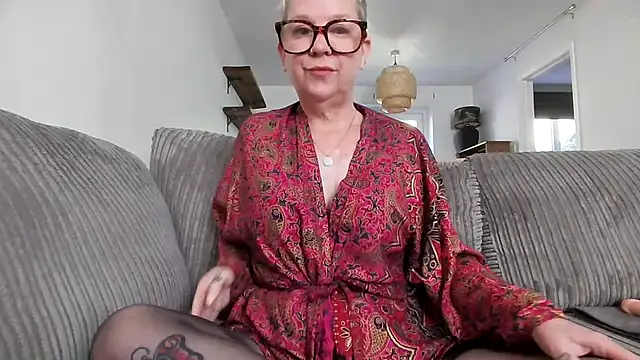 missyb x online show from July 20, 9:01 am