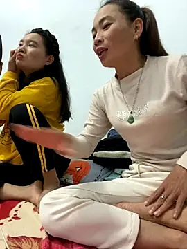 pitty mymi online show from December 2, 5:19 pm