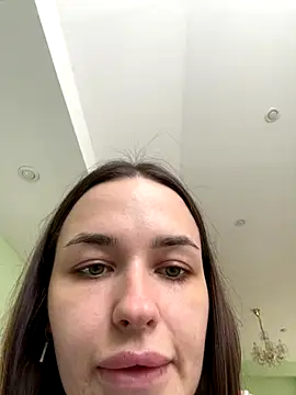 Snapshot of EmmyyMoore chatting on November 17, 5:13 am EmmyyMoore online show from November 17, 5:13 am