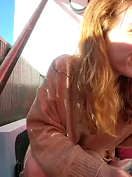 Snapshot of Mimakario chatting on November 18, 9:58 am Mimakario online show from November 18, 9:58 am