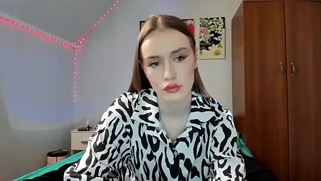 tinyglow online show from January 16, 8:57 pm