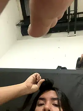 Snapshot of lizmy chatting on November 23, 9:20 am lizmy online show from November 23, 9:20 am