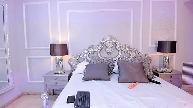 IvannaClaire online show from November 29, 12:30 pm