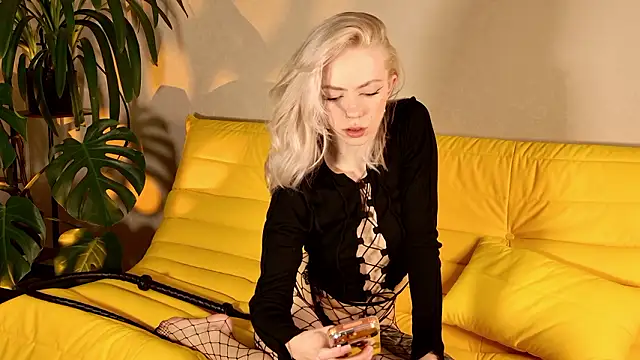 jane-booblegum online show from February 6, 3:26 pm