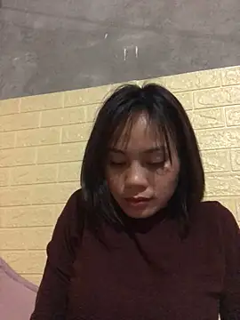 Trangbabylove online show from March 3, 2:34 pm