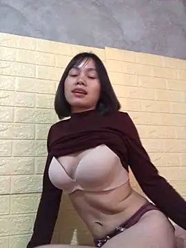 Trangbabylove online show from March 17, 5:11 am