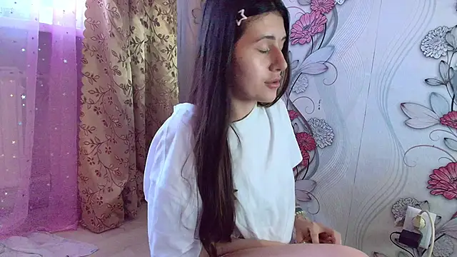 Snapshot of KristinaScott chatting on November 27, 12:29 pm KristinaScott online show from November 27, 12:29 pm