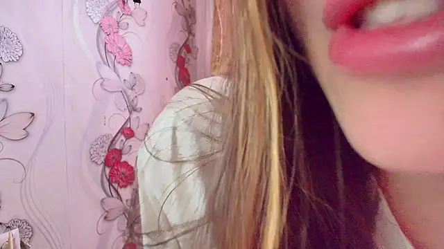 Snapshot of KristinaScott chatting on November 28, 11:24 am KristinaScott online show from November 28, 11:24 am