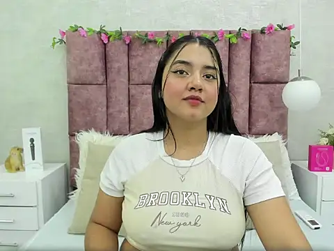 SalomeLee online show from July 28, 4:39 pm