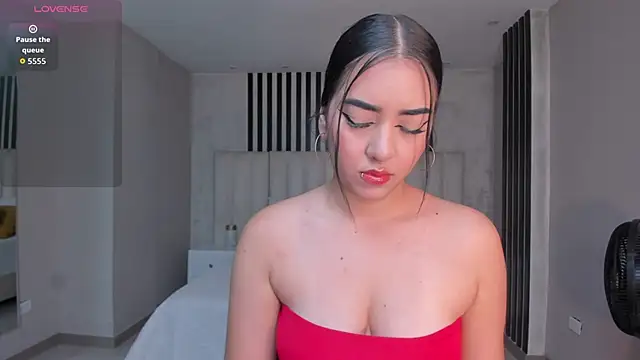 Snapshot of SophieLanne chatting on November 30, 11:31 pm SophieLanne online show from November 30, 11:31 pm