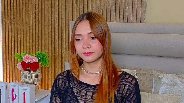 Snapshot of LondraBlush chatting on May 15, 12:01 pm LondraBlush online show from May 15, 12:01 pm