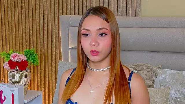 Snapshot of LondraBlush chatting on May 16, 12:59 pm LondraBlush online show from May 16, 12:59 pm