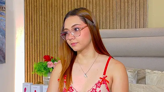 LondraBlush online show from July 17, 12:45 pm