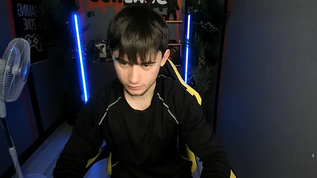 AlejandroEllias online show from January 12, 6:07 am