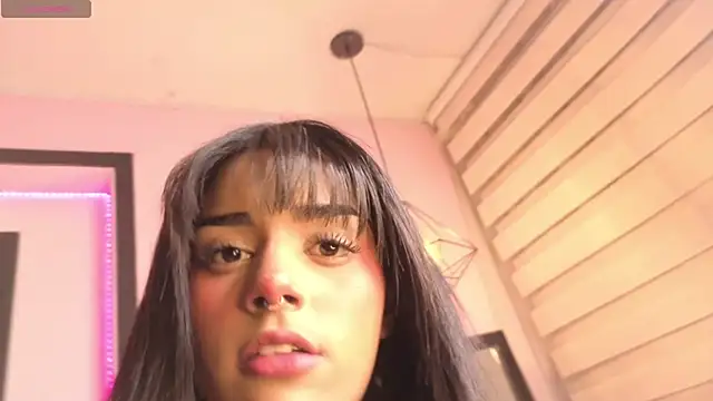 Snapshot of Milu_carbajal_x chatting on May 9, 4:39 am Milu carbajal x online show from May 9, 4:39 am
