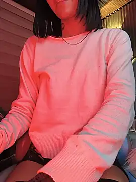 Snapshot of Milu_carbajal_x chatting on June 25, 5:12 am Milu carbajal x online show from June 25, 5:12 am