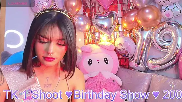 Snapshot of Milu_carbajal_x chatting on July 28, 12:18 am Milu carbajal x online show from July 28, 12:18 am