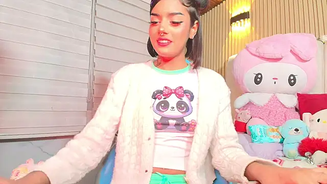 Snapshot of Milu_carbajal_x chatting on July 30, 4:44 am Milu carbajal x online show from July 30, 4:44 am