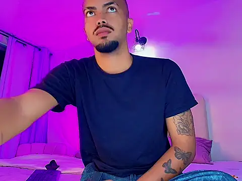 KMichelle1 online show from December 2, 3:12 am