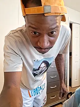 Snapshot of yourboy501withthebig1 chatting on June 27, 4:56 pm yourboy501withthebig1 online show from June 27, 4:56 pm