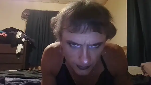 Snapshot of jamescaddy69 chatting on May 12, 2:52 am jamescaddy69 online show from May 12, 2:52 am