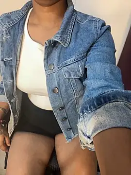 Lilly islive online show from November 18, 4:11 pm