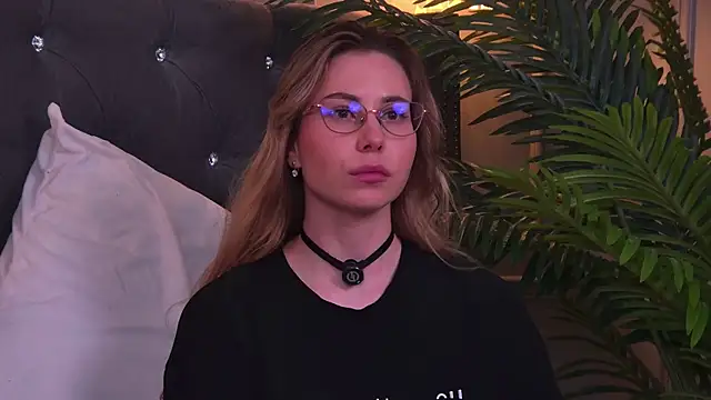 -SaraBlack- online show from June 14, 2:24 am