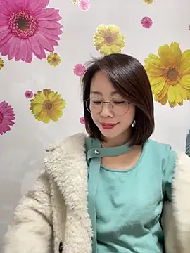 Snapshot of xiaoling2358 chatting on December 15, 7:23 am xiaoling2358 online show from December 15, 7:23 am