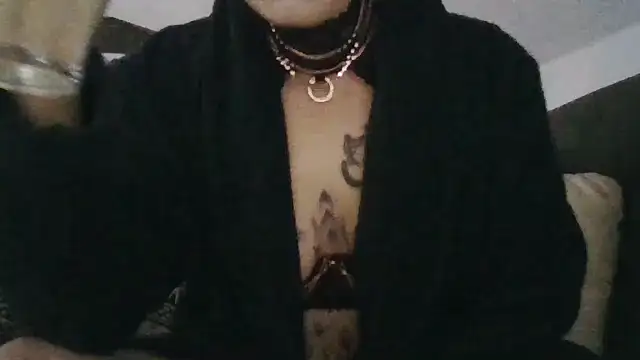 Snapshot of Vulva_Koenigin97 chatting on November 15, 8:05 pm Vulva Koenigin97 online show from November 15, 8:05 pm