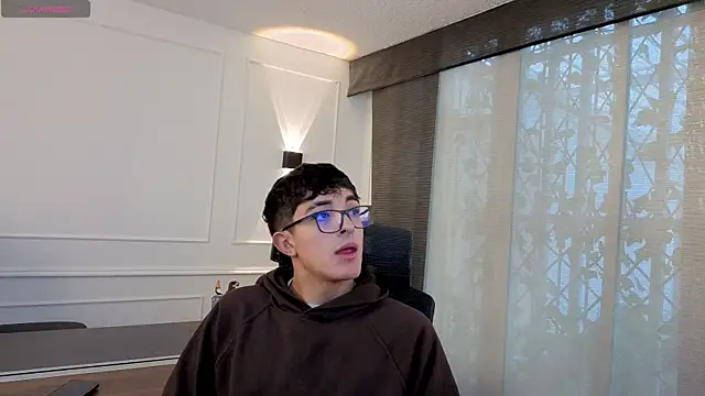 Snapshot of sayronvg chatting on November 18, 11:58 am sayronvg online show from November 18, 11:58 am