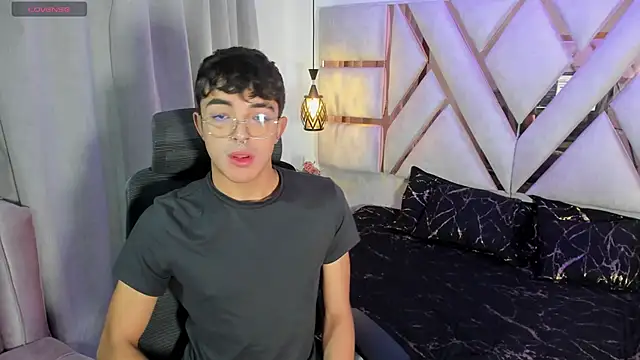 Snapshot of sayronvg chatting on November 19, 11:54 am sayronvg online show from November 19, 11:54 am