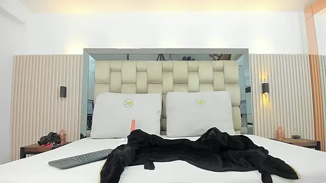 noah pariss online show from December 4, 11:19 am