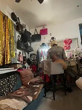 Motherbigbus online show from February 22, 7:40 am