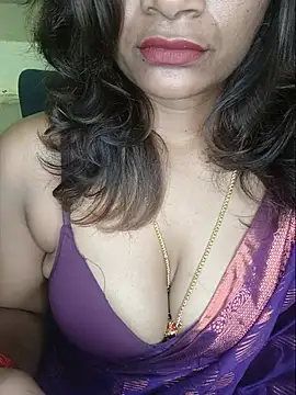 Snapshot of Premalatha_28 chatting on July 9, 4:44 pm Premalatha 28 online show from July 9, 4:44 pm