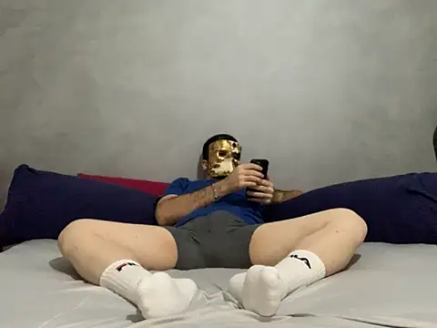 Snapshot of PlayWithMe95 chatting on November 17, 4:13 pm PlayWithMe95 online show from November 17, 4:13 pm