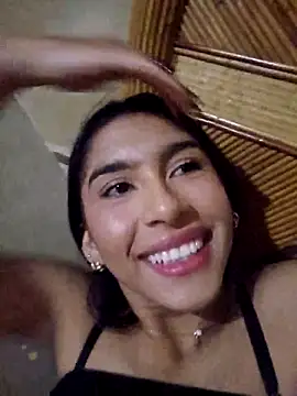 Snapshot of skinnyrox chatting on November 24, 12:54 am skinnyrox online show from November 24, 12:54 am