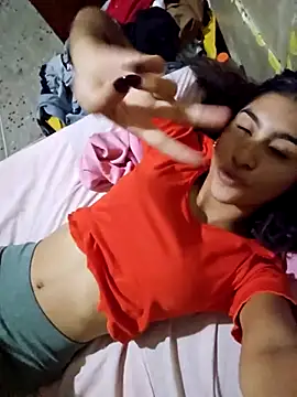 Snapshot of skinnyrox chatting on November 26, 1:06 am skinnyrox online show from November 26, 1:06 am