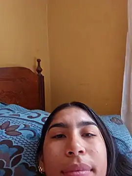 Snapshot of skinnyrox chatting on December 14, 6:45 pm skinnyrox online show from December 14, 6:45 pm