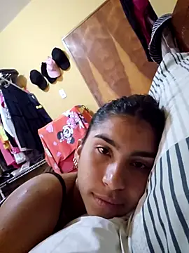 Snapshot of skinnyrox chatting on January 13, 8:47 pm skinnyrox online show from January 13, 8:47 pm