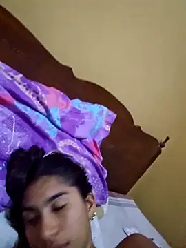 Snapshot of skinnyrox chatting on February 20, 6:26 am skinnyrox online show from February 20, 6:26 am