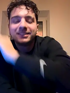 Snapshot of lukassmiile chatting on November 16, 3:34 am lukassmiile online show from November 16, 3:34 am