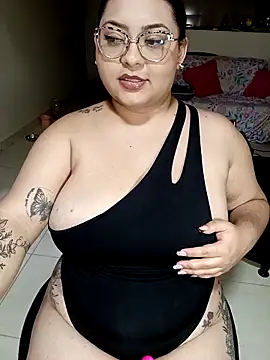 Snapshot of Anna_Lucia88 chatting on February 23, 6:44 am Anna Lucia88 online show from February 23, 6:44 am