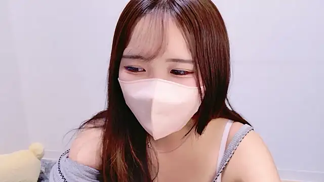 Snapshot of Nemu_chan_ chatting on May 19, 3:40 pm Nemu chan online show from May 19, 3:40 pm