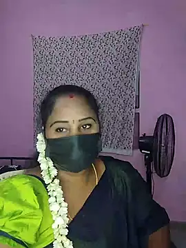 Snapshot of Tamil_devagi chatting on June 8, 7:47 pm Tamil devagi online show from June 8, 7:47 pm
