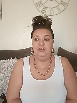 Snapshot of Nova-WiseX chatting on December 2, 11:37 am Nova-WiseX online show from December 2, 11:37 am