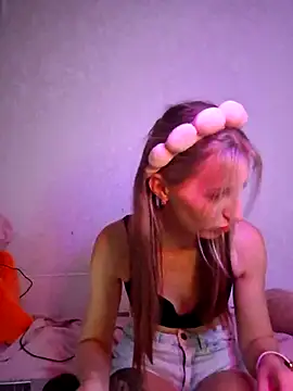 carolinakis  online show from November 20, 10:53 pm