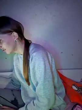 carolinakis  online show from March 16, 8:46 pm