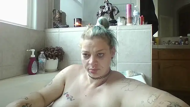 Snapshot of anitabonghit chatting on June 16, 1:25 pm anitabonghit online show from June 16, 1:25 pm