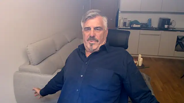 Buidapest online show from December 17, 10:38 pm