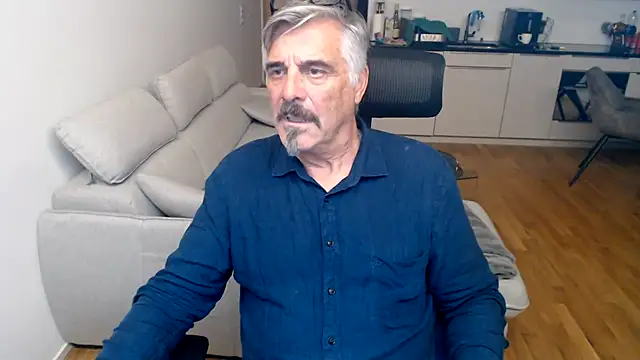 Buidapest online show from February 4, 4:18 am